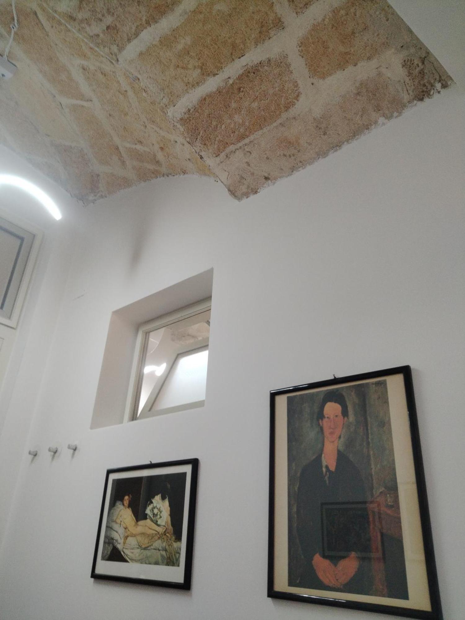 Casa Vacanza Nel Cuore Della Pietra Barletta Exterior foto